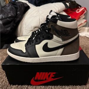 Air Jordan 1 Dark Mocha (High)